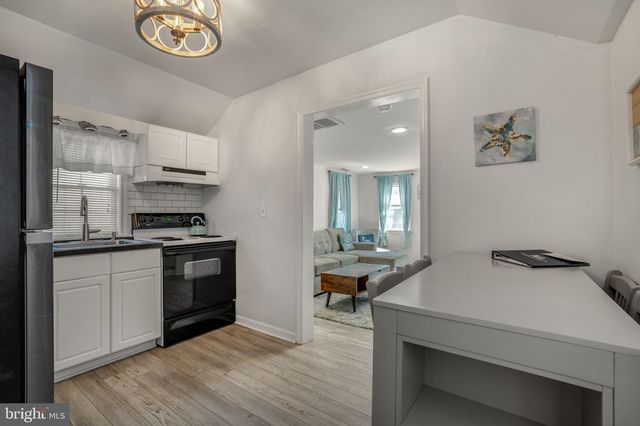 3189 RIDGE RD, Chincoteague Island, VA 23336