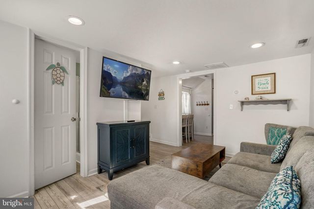 3189 RIDGE RD, Chincoteague Island, VA 23336