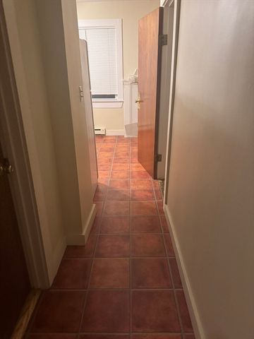 9 Bradford St 2, Taunton, MA 02780