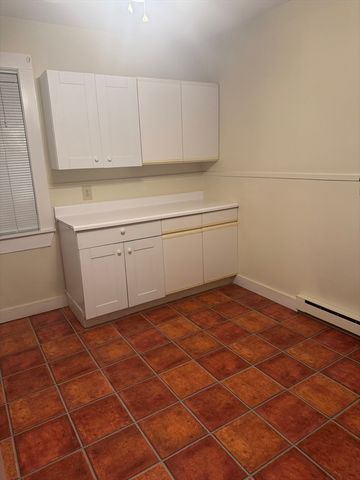 9 Bradford St 2, Taunton, MA 02780