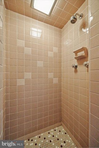 326 POWELL RD, Springfield, PA 19064