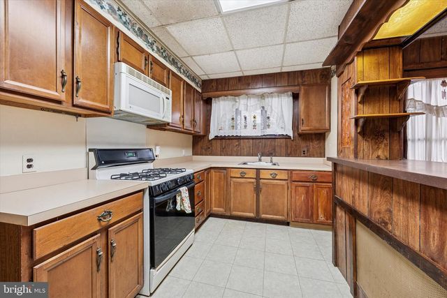 326 POWELL RD, Springfield, PA 19064