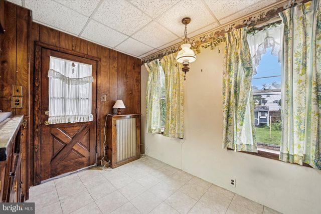 326 POWELL RD, Springfield, PA 19064