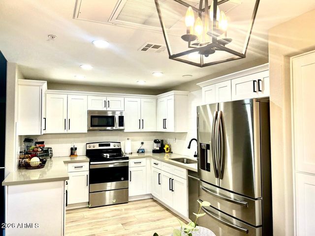 15050 N THOMPSON PEAK Parkway 1032, Scottsdale, AZ 85260