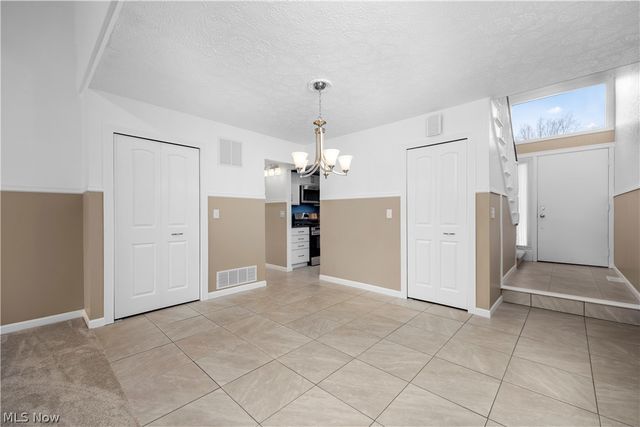 4559 Oakhill Boulevard, Amherst, OH 44053