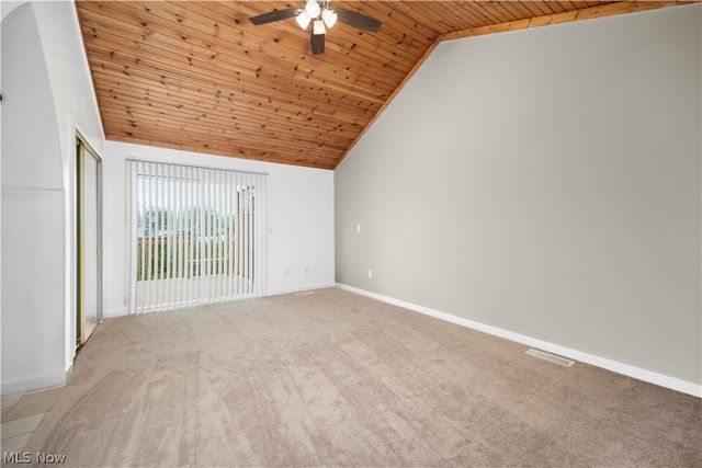 4559 Oakhill Boulevard, Amherst, OH 44053