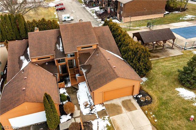 4559 Oakhill Boulevard, Amherst, OH 44053