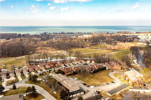 4559 Oakhill Boulevard, Amherst, OH 44053