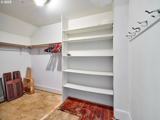 955 BRYAN St, Woodburn, OR 97071