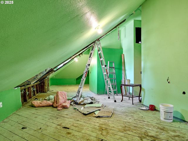 955 BRYAN St, Woodburn, OR 97071