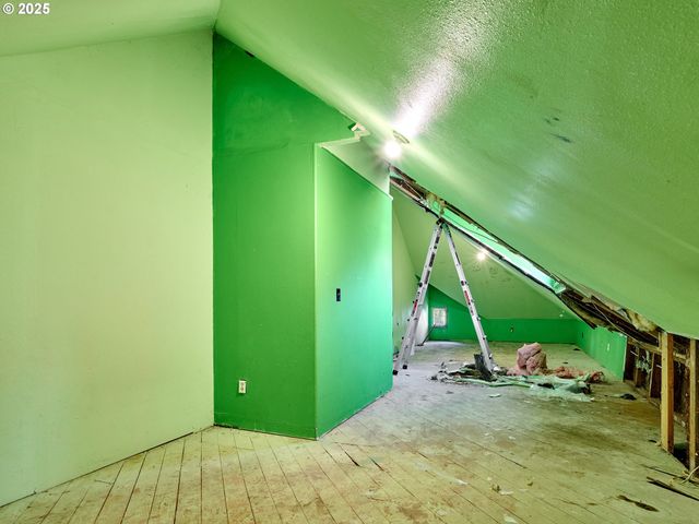 955 BRYAN St, Woodburn, OR 97071