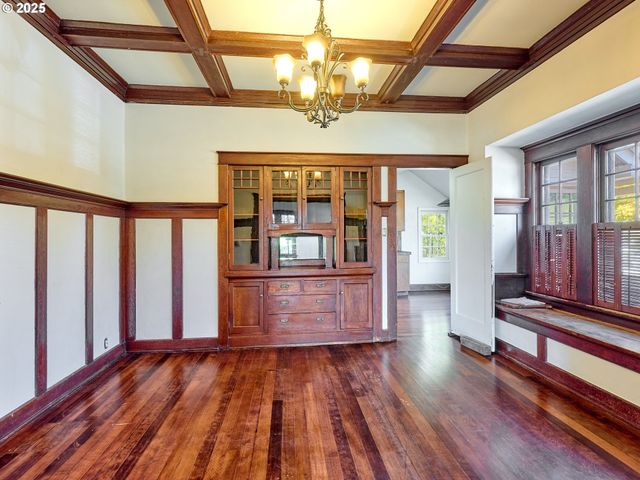 955 BRYAN St, Woodburn, OR 97071