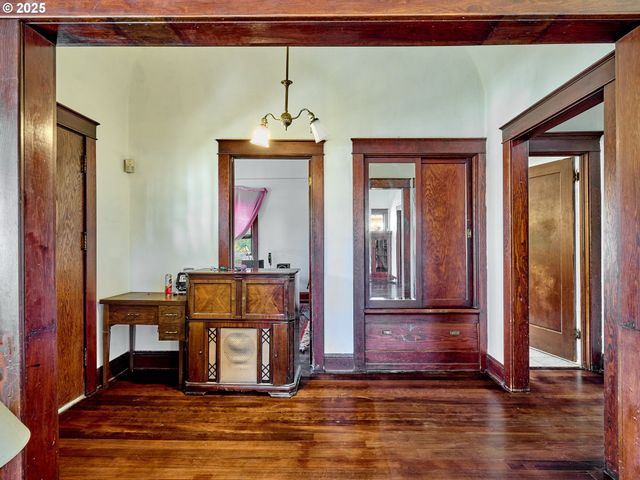 955 BRYAN St, Woodburn, OR 97071