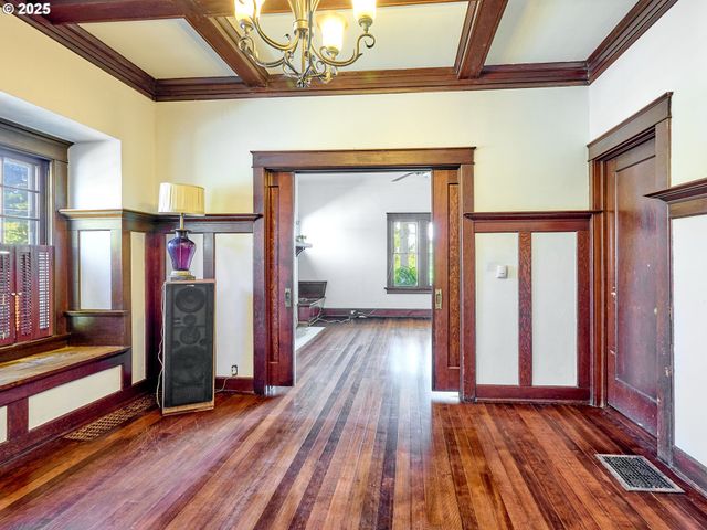 955 BRYAN St, Woodburn, OR 97071