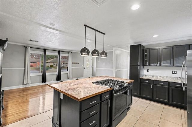 3221 S Crysler Avenue, Independence, MO 64055