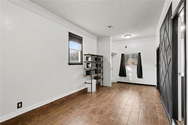 3221 S Crysler Avenue, Independence, MO 64055