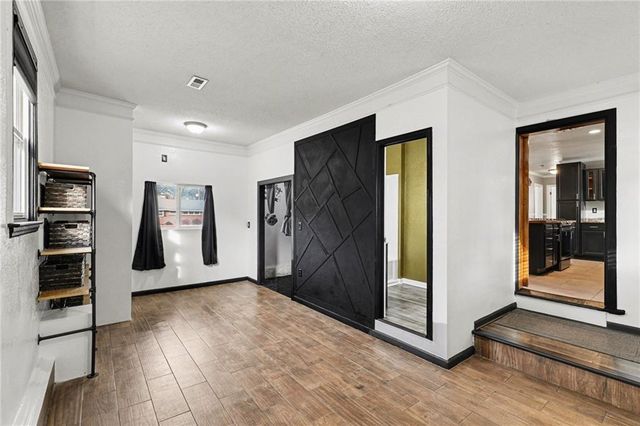 3221 S Crysler Avenue, Independence, MO 64055