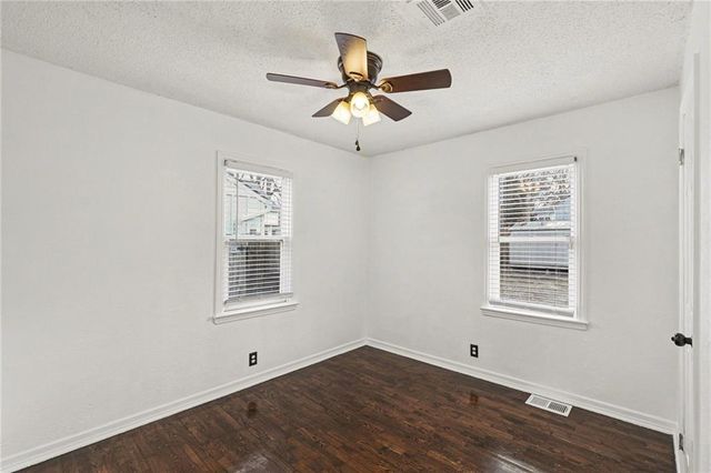 3221 S Crysler Avenue, Independence, MO 64055