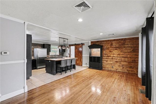 3221 S Crysler Avenue, Independence, MO 64055