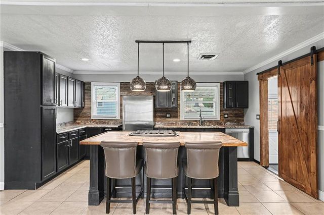 3221 S Crysler Avenue, Independence, MO 64055