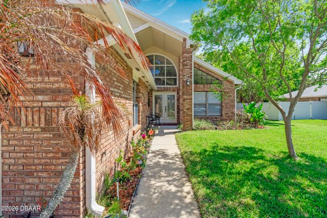 825 Clear Lake Drive, Port Orange, FL 32127