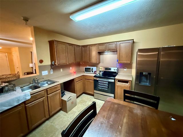 1022 Sycamore Ridge Lane, Houston, TX 77073