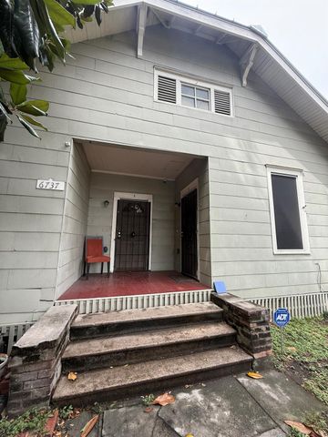 6737 Avenue E A, Houston, TX 77011