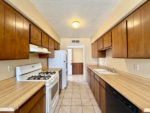 317 BRIGHT WATER Lane, El Paso, TX 79912