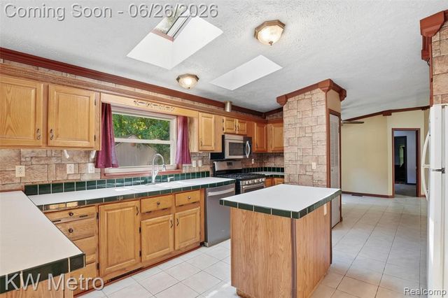 22733 Sumpter Rd Road, Belleville, MI 48111
