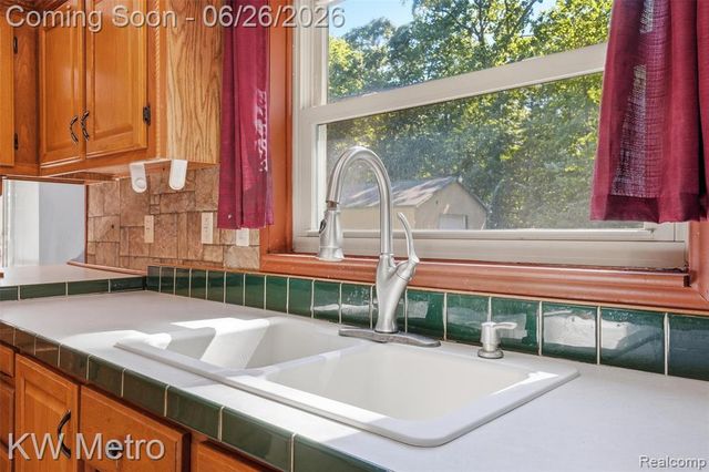 22733 Sumpter Rd Road, Belleville, MI 48111