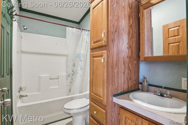 22733 Sumpter Rd Road, Belleville, MI 48111