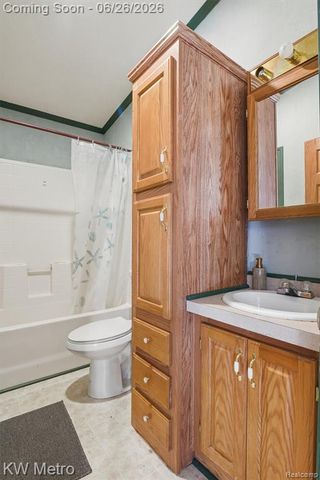 22733 Sumpter Rd Road, Belleville, MI 48111