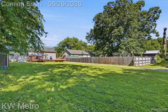22733 Sumpter Rd Road, Belleville, MI 48111