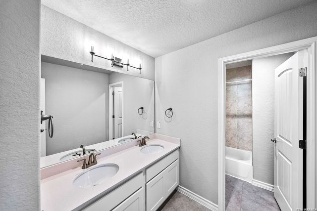25023 Las Pilas, San Antonio, TX 78261
