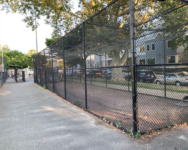 148 Berkshire St 4, Cambridge, MA 02141