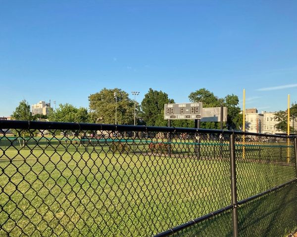 148 Berkshire St 4, Cambridge, MA 02141