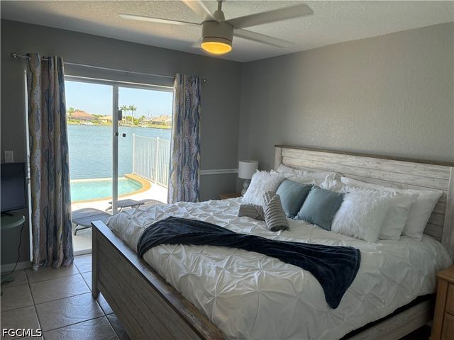 22 SE 10th AVE, Cape Coral, FL 33990