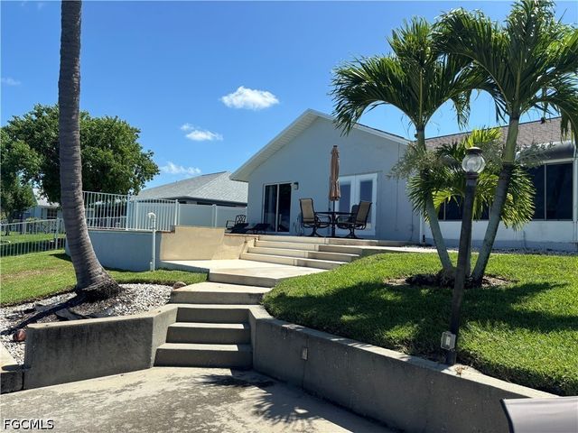 22 SE 10th AVE, Cape Coral, FL 33990