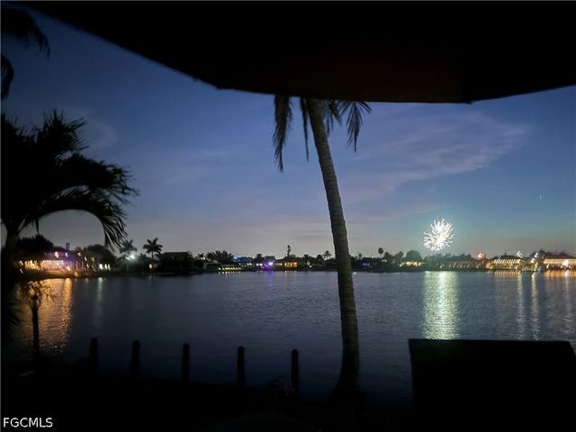 22 SE 10th AVE, Cape Coral, FL 33990