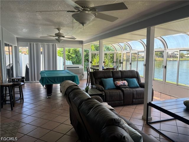 22 SE 10th AVE, Cape Coral, FL 33990