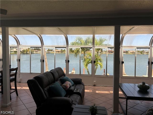 22 SE 10th AVE, Cape Coral, FL 33990
