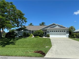 22 SE 10th AVE, Cape Coral, FL 33990