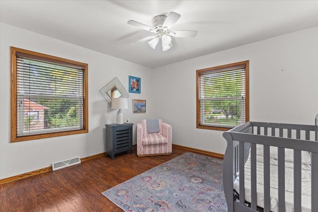W176N8625 Sunset Ridge DRIVE, Menomonee Falls, WI 53051