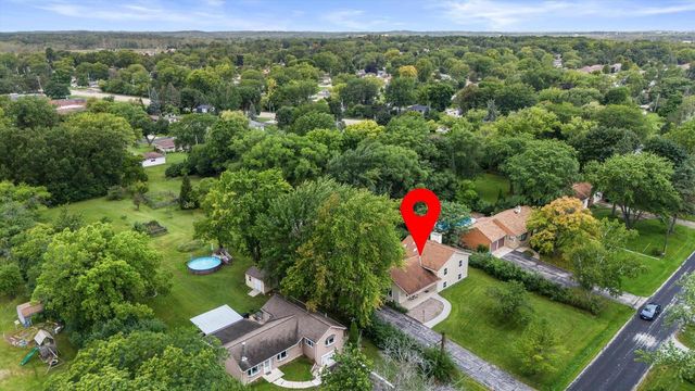 W176N8625 Sunset Ridge DRIVE, Menomonee Falls, WI 53051
