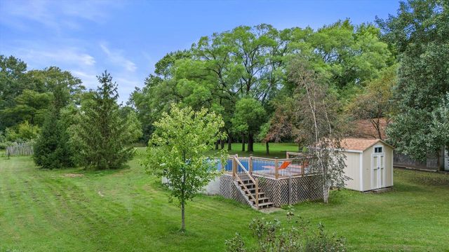 W176N8625 Sunset Ridge DRIVE, Menomonee Falls, WI 53051