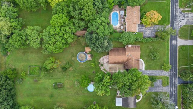W176N8625 Sunset Ridge DRIVE, Menomonee Falls, WI 53051