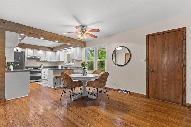 W176N8625 Sunset Ridge DRIVE, Menomonee Falls, WI 53051
