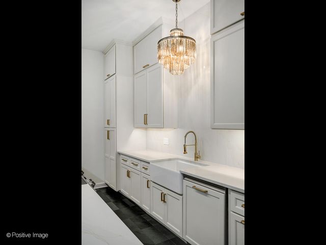 1760 W Wrightwood Avenue 204, Chicago, IL 60614