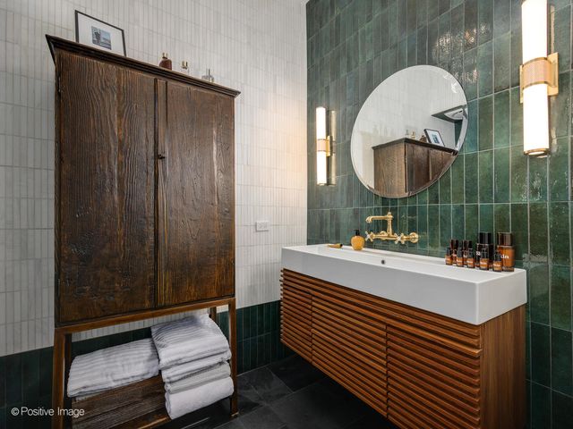 1760 W Wrightwood Avenue 204, Chicago, IL 60614