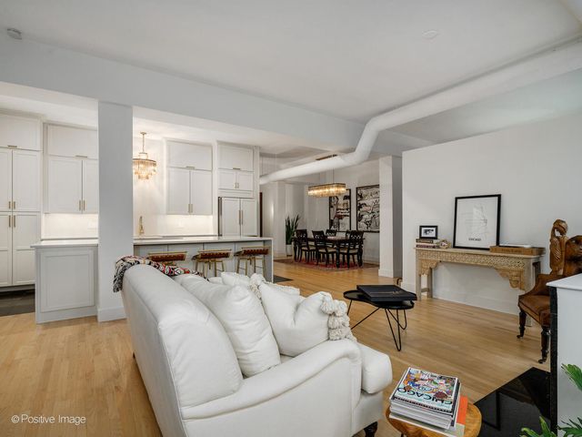 1760 W Wrightwood Avenue 204, Chicago, IL 60614